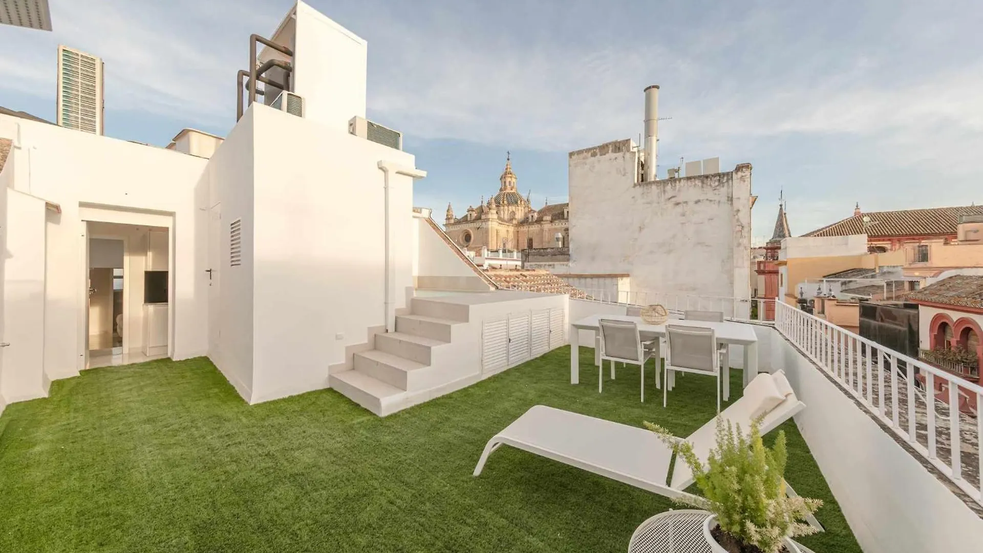 Isg Apartments Cuna Seville Aparthotel