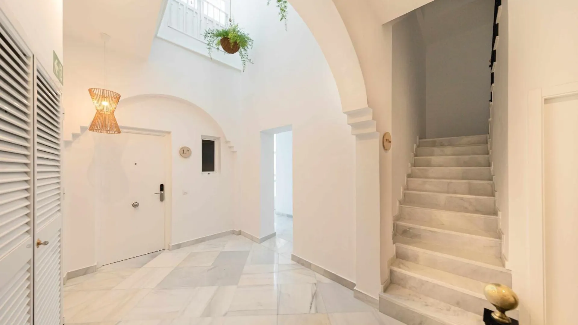 Isg Apartments Cuna Seville Aparthotel