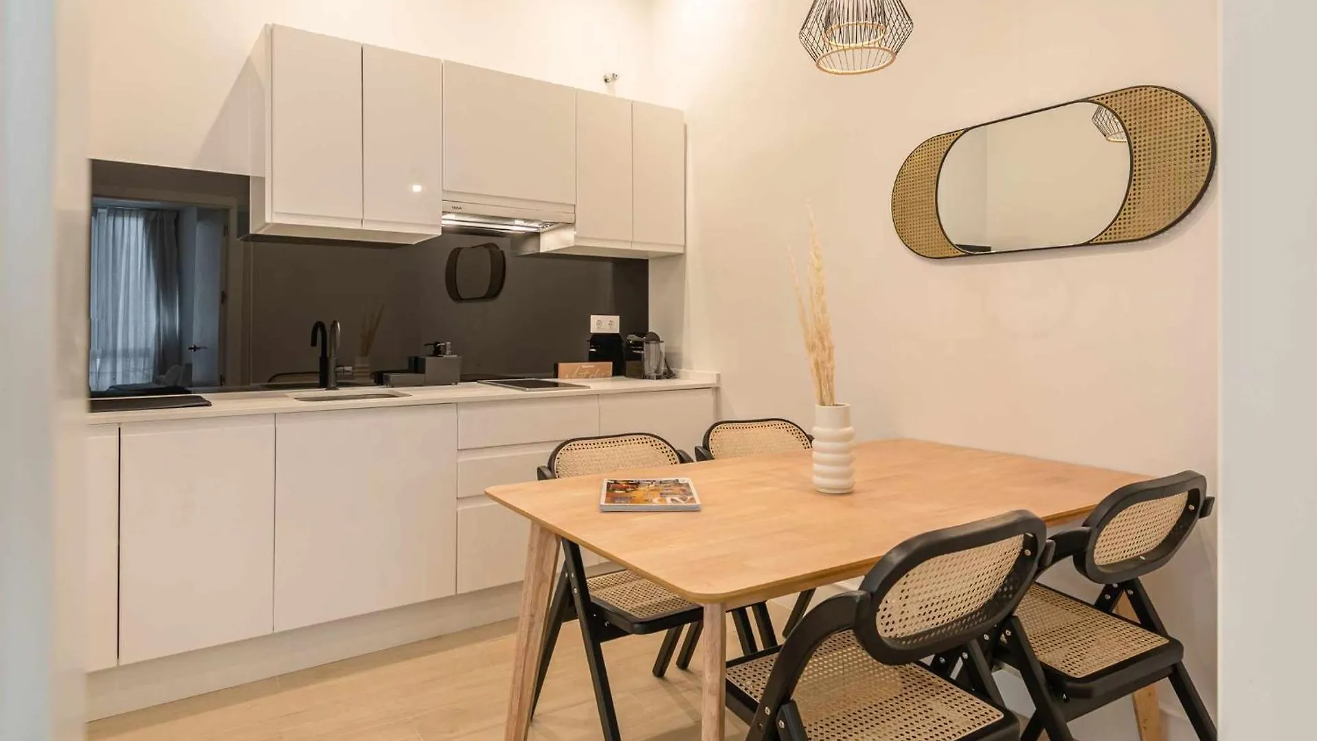 Isg Apartments Cuna Sevilla 0*,  Spanje
